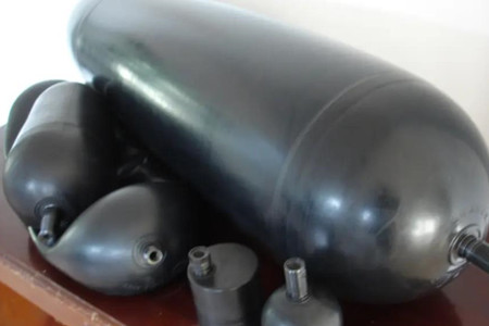 管路式蓄能器和纏繞式蓄能器區別在哪？